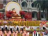 Đài Loan: Hơn Một Vạn Người Dầm Mưa Đón Mừng Phật Đản Tri Ân Ngày Lễ Hiền Mẫu 