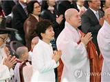 Tổng Thống Hàn Quốc Park Geun-hye Xin Lỗi Vì Vụ Chìm Phà Sewol Nhân Đại Lễ Phật Đản
