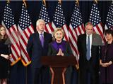 Ấm Áp Tình Người Trong Bài Diễn Văn Chấp Nhận Thua Cuộc Tranh Cử Tổng Thống Của Bà Hillary Clinton