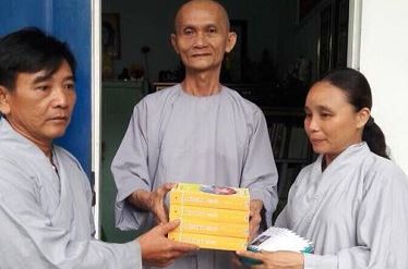 Nhiệm Mầu Sách Phật Pháp Vấn Đáp – Lòng Thành Cảm Hóa Chân Tâm Giữa Hoa Kỳ Và Úc Châu