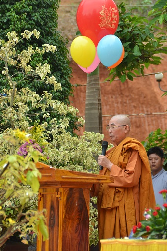 Ngày 12.04 al. HT.Thích Giác Quang tuyên đọc Thông điệp Phật Đản của Đức Pháp Chủ GHPGVN mùa Phật Đản 2559 - 2015 tại huyện Tân Phú-Đồng Nai